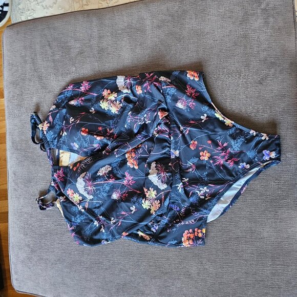 NWT Sun & Sea Women's Floral Curvy Blouson Cross Over One Piece Size 22 - Picture 4 of 16